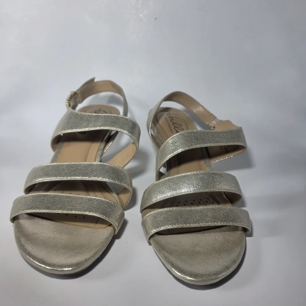 Abella True Comfort Gold Strappy Sandals Women’s Size 9M Open Toe Short Heel